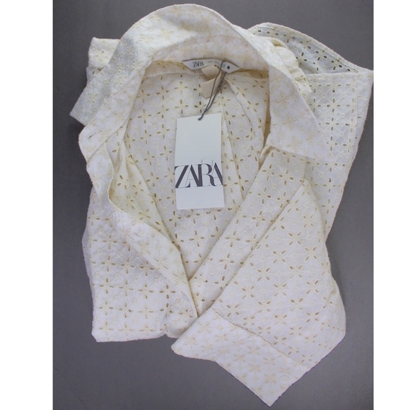 Zara NWT Oversized Cutwork Embroidered Buttoned Top Medium Ecru - Picture 2 of 10